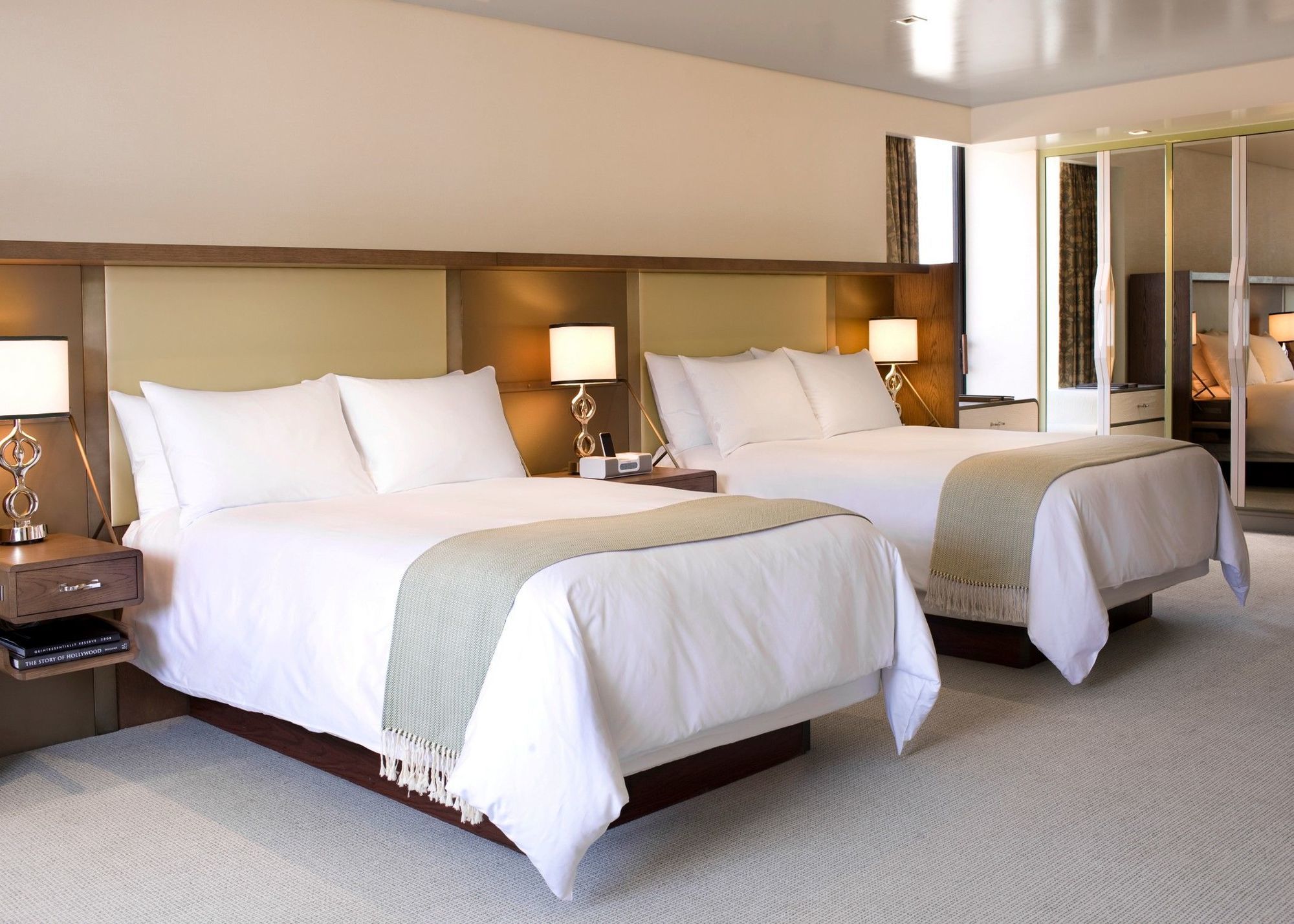 The London West Hollywood At Beverly Hills מראה חיצוני תמונה A guest room at the MGM Grand