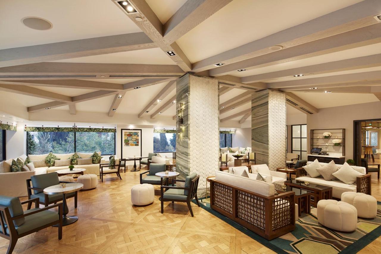 The London West Hollywood At Beverly Hills מראה חיצוני תמונה The lounge at the airport